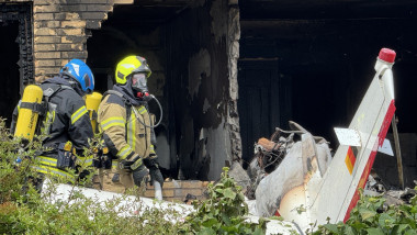 Plane crashes into house in Korschenbroich