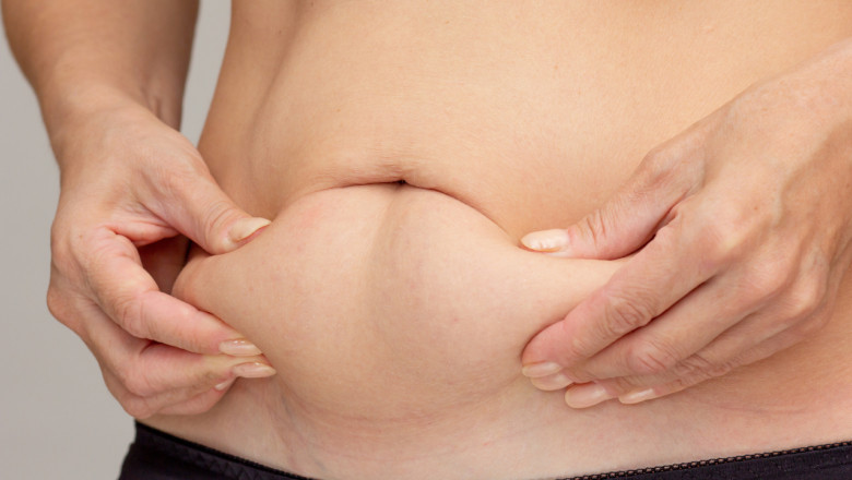 De ce se mută grăsimea în jurul abdomenului în perioada menopauzei? Și ce poți face pentru a stopa procesul