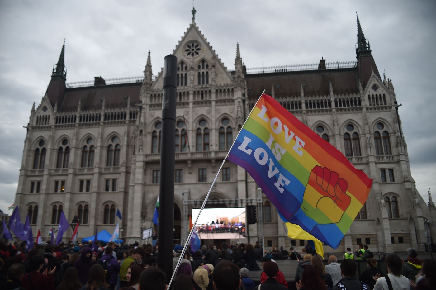 Curtea Constituţională a Ungariei a decis recunoaşterea căsătoriilor cuplurilor homosexuale în străinătate