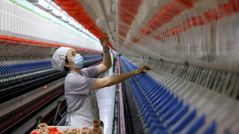 Activitatea fabricilor din China a scăzut neaşteptat în luna mai, cu cel mai abrupt declin din 2022