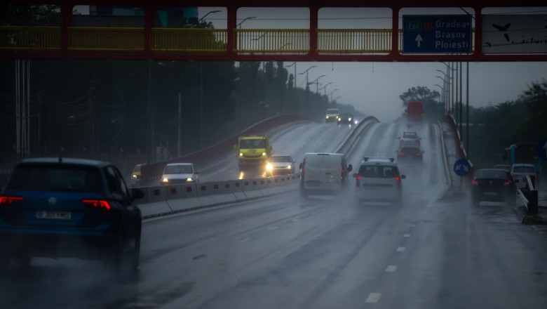 Cod galben de ploi și grindină în București