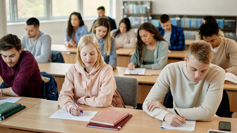 Când sunt programate examenele de corigență în 2025. Calendarul examenului de bacalaureat, sesiunea din toamnă