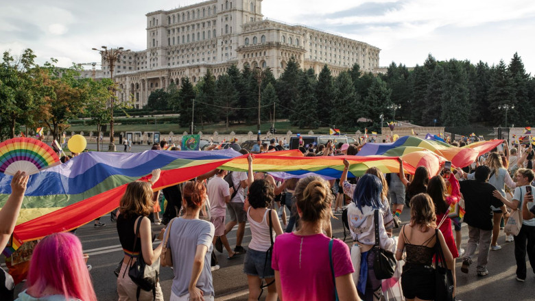 Mesajul ambasadelor de Pride: Respectarea drepturilor persoanelor LGBTIQ+ nu e o chestiune de o ideologie, ci de obligație legală