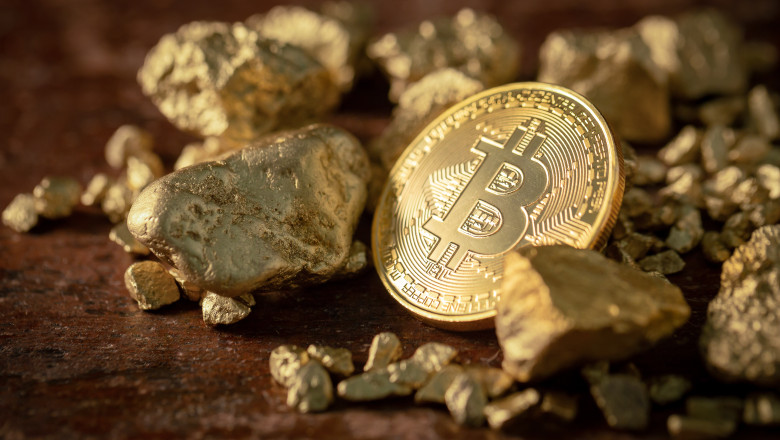 Aur vs. Bitcoin: o bătălie financiară în vremuri de criză. Ce spun economiștii
