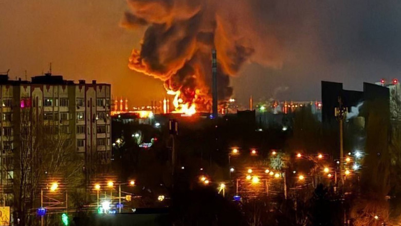 VIDEO  Rafinăria de petrol Engels din Rusia, în flăcări după un atac cu drone în regiunea Saratov