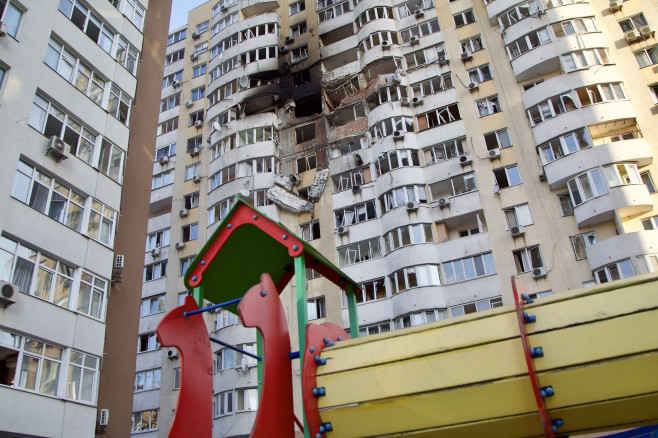 Kyiv Apartment Block Damaged by Russia s Overnight Attack - Ukraine