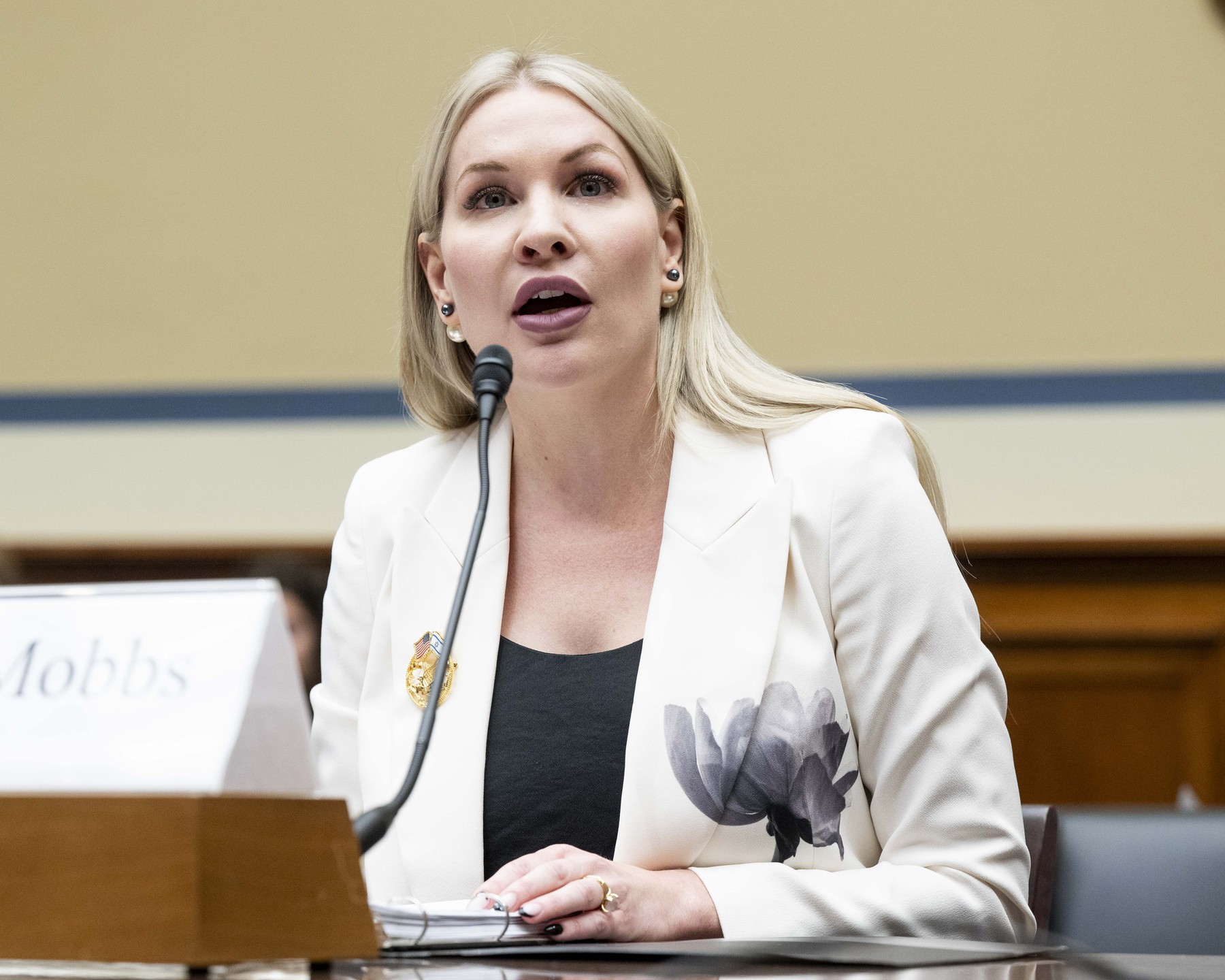 Fiica emisarului american în Ucraina a făcut apel la Keith Kellogg în timpul atacului rusesc. „O noapte zgomotoasă la Kiev, tată”