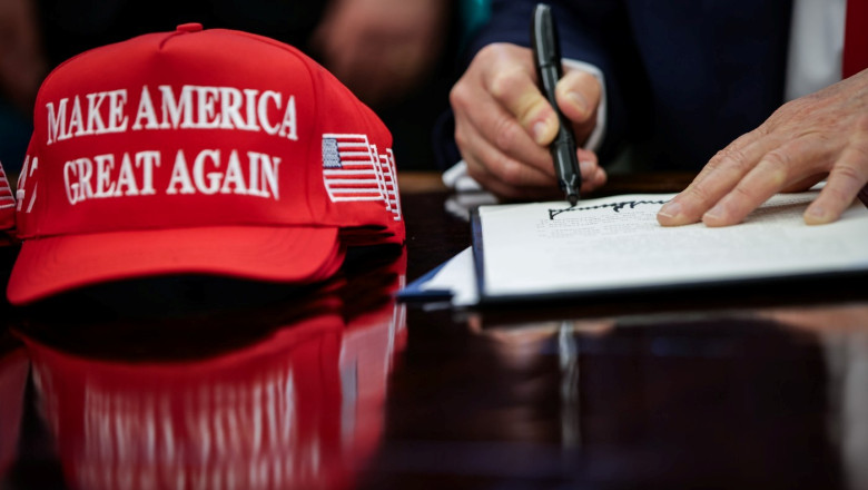 Trump nu renunță la planul de a desființa Departamentul Educației. Cerere la Curtea Supremă