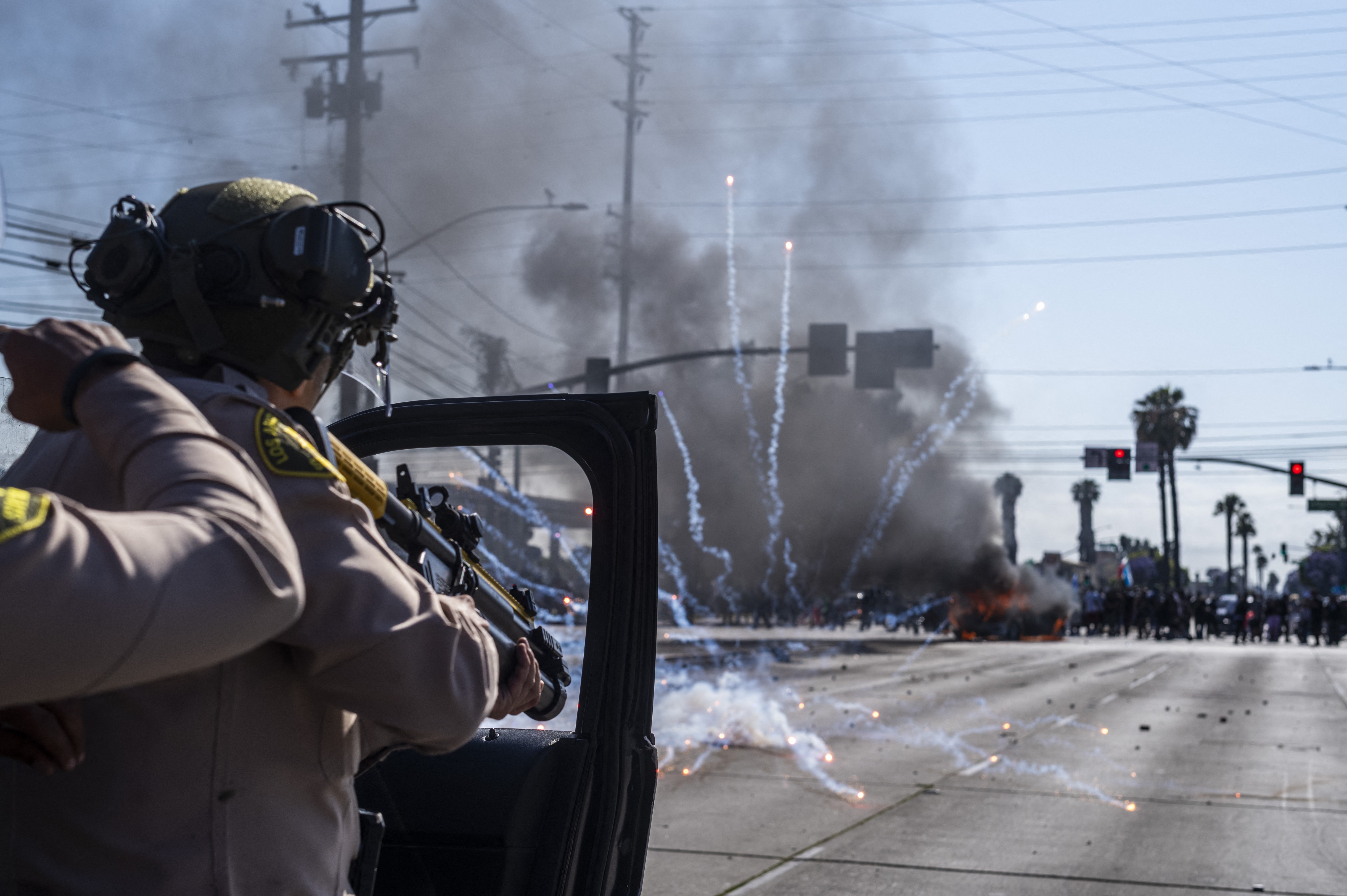 Donald Trump trimite Garda Națională la Los Angeles pentru a opri protestele. Guvernatorul de California critică decizia