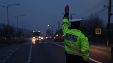 trafic blocat. politist