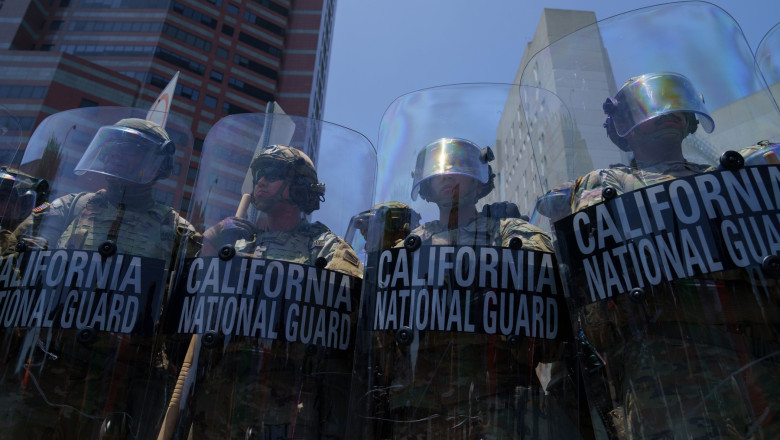 ANALIZĂ  Cum profită Donald Trump de protestele din Los Angeles pentru o demonstrație de forță militară pe teritoriul SUA (CNN)