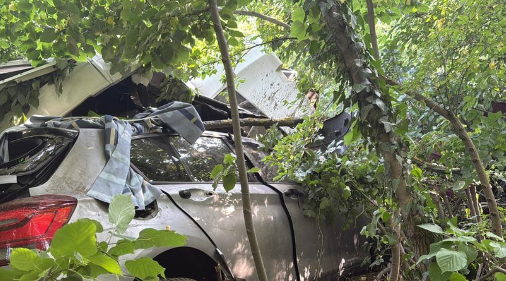 Accident grav în Tulcea între un camion și două autoturisme. Un bărbat a murit, iar o femeie și doi copii au fost răniți