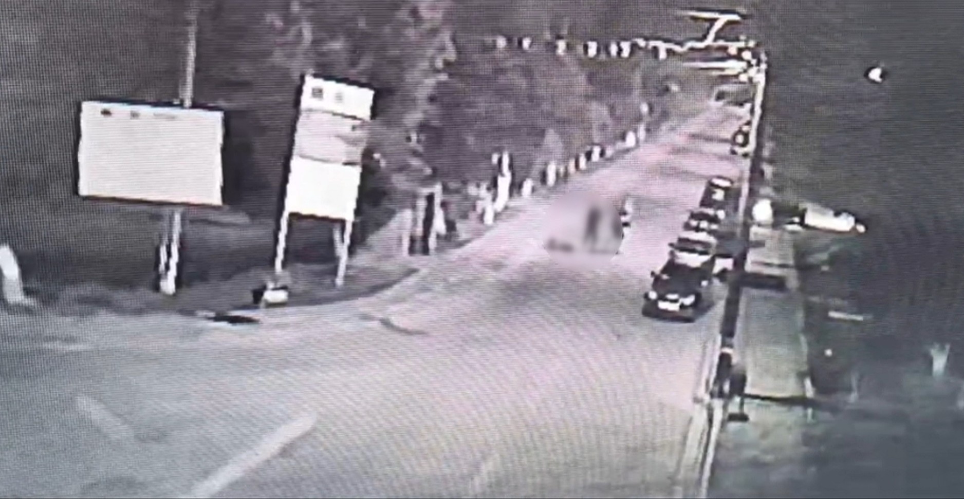 Momentul în care un tânăr de 20 de ani din Galați este omorât în bătaie în plină stradă. Doi agresori au fost arestați