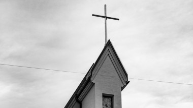 biserica penticostala shutterstock_2265561991