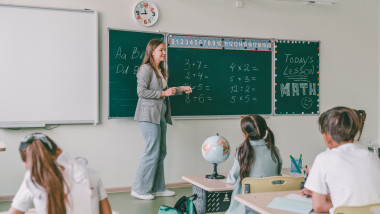 Ziua Învățătorului 2025. Foto Shutterstock