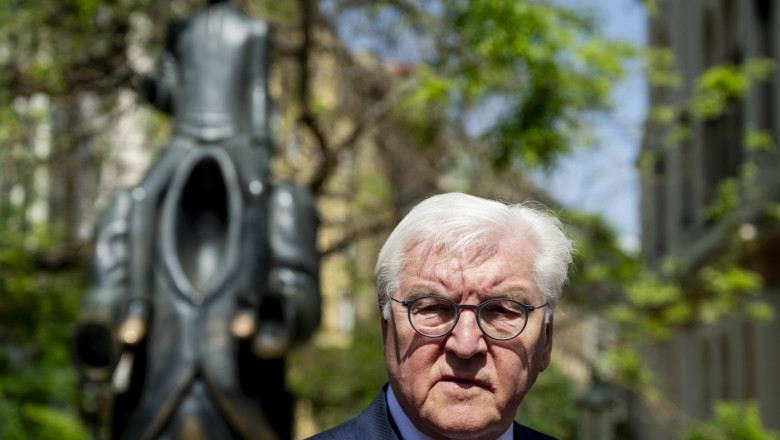 Frank-Walter Steinmeier, prezident, politik, pomník Franze Kafky, socha