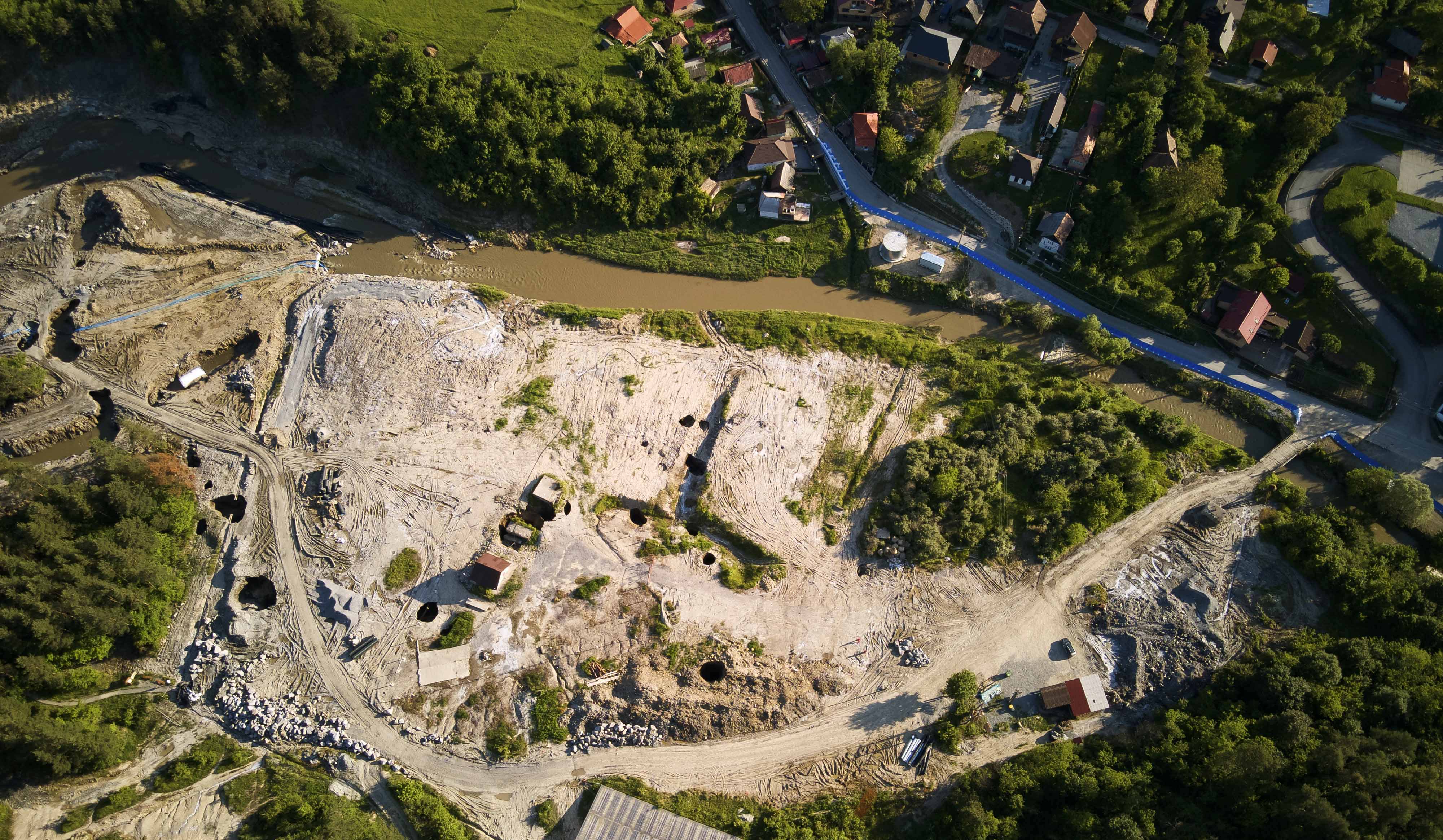 Situaţie de urgenţă la Praid: Salinitatea apei în Târnava Mică e în creştere. Populaţia, sfătuită să îşi facă stocuri de apă potabilă