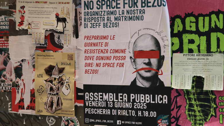 „No Space for Bezos”. Nunta lui Jeff Bezos în Veneţia enervează localnicii și declanşează proteste: „Oraşul este epuizat”