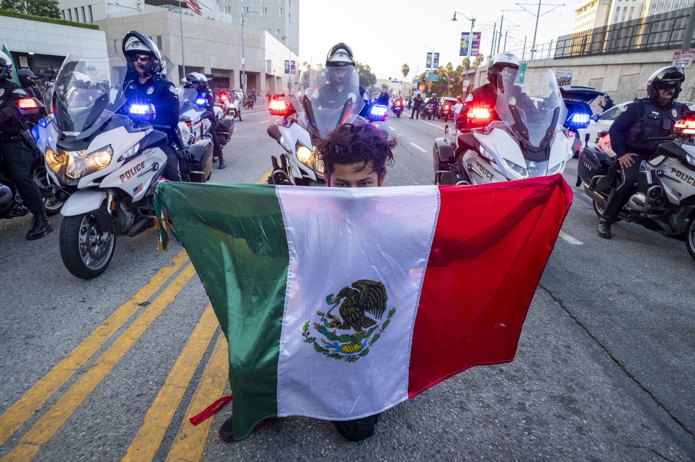 Proteste uriașe anti-Trump anunțate de ziua președintelui SUA. Un șerif din Florida amenință manifestanții cu moartea