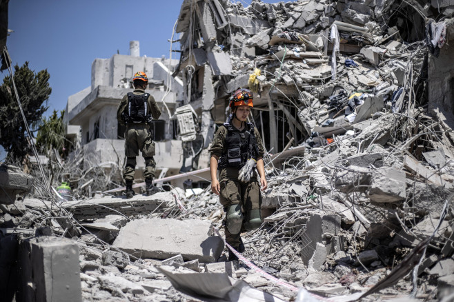 Destruction of houses in Rishon LeZion area of Israel after Iranian missile attacks