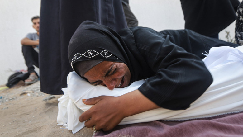 Fâșia Gaza: 90 de morți în 48 de ore în urma atacurilor israeliene. Accesul la internet continuă să fie oprit