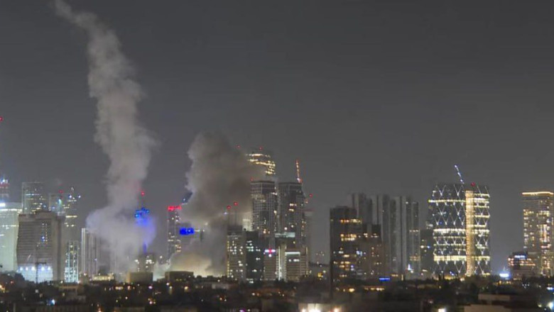 cladiri si urme de explzii in tel aviv, israel, noaptea