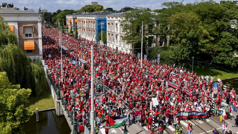 VIDEO  Protest uriaș în Olanda: 150.000 de persoane au ieșit în stradă la Haga împotriva atacurilor Israelului în Gaza
