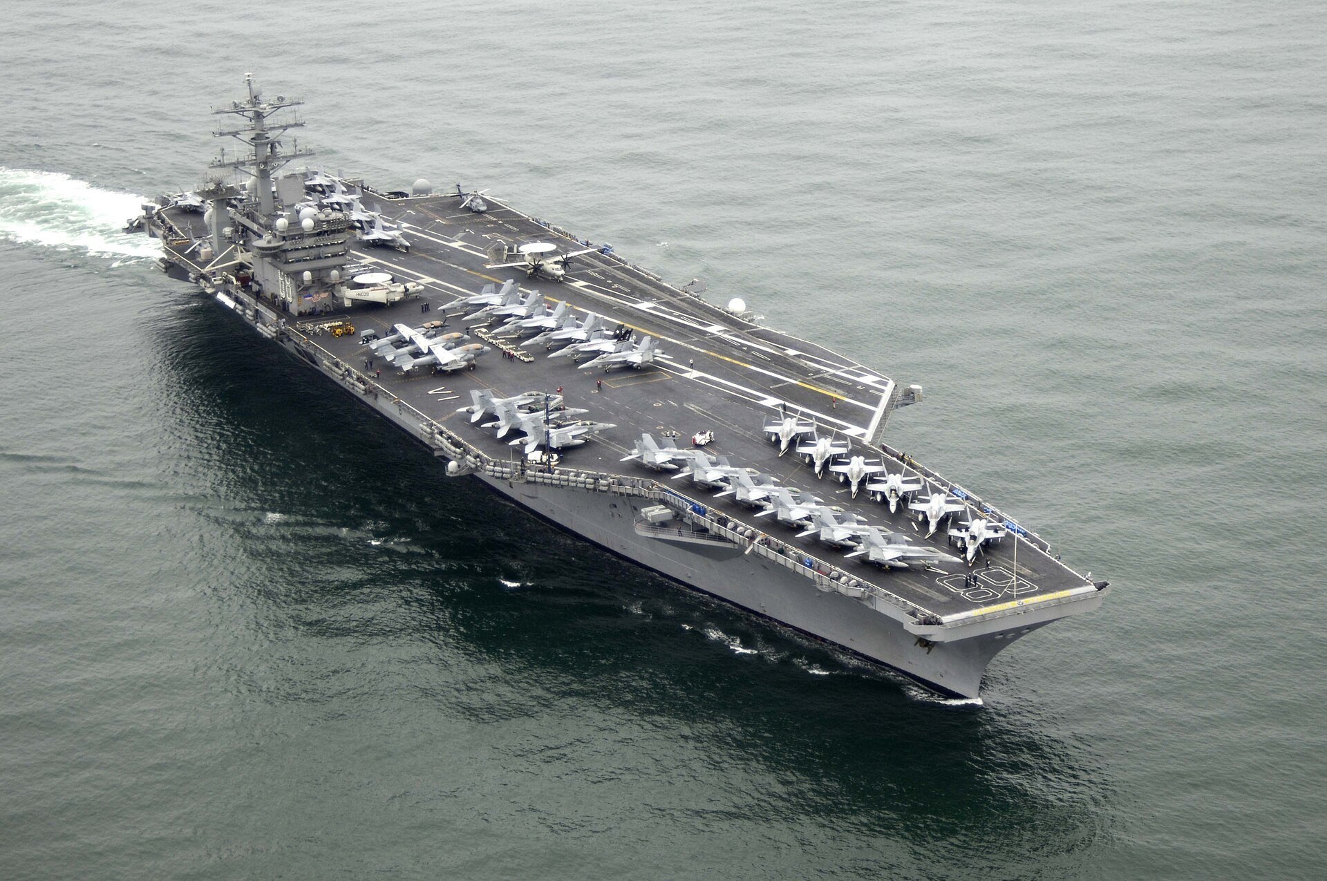 Portavionul american USS Nimitz și-a schimbat brusc traseul și a părăsit Marea Chinei de Sud. Care este motivul