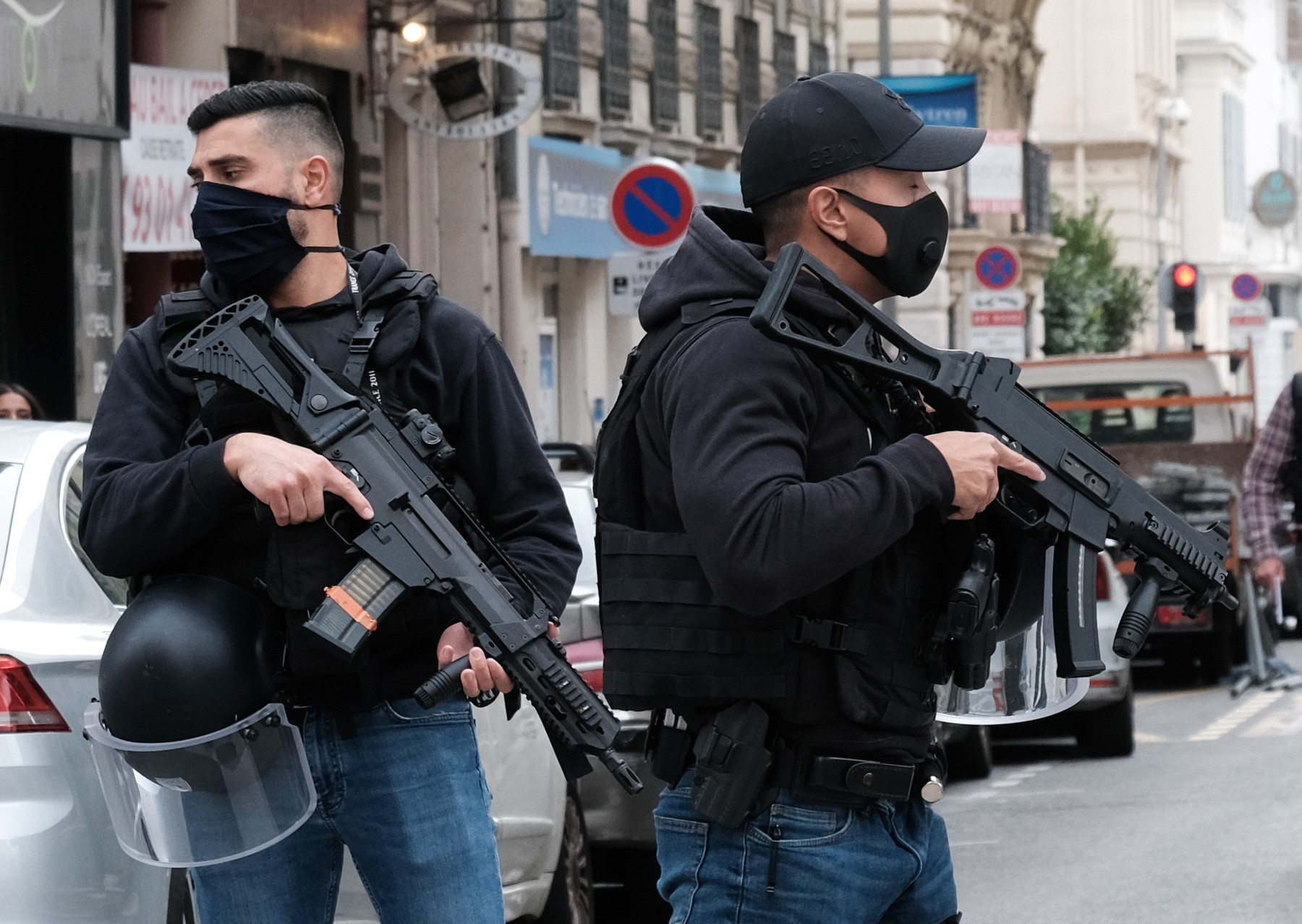 Justiția franceză și dezbaterea despre ce fapte sunt considerate terorism. O crimă inspirată de extrema dreaptă pare să încline balanța