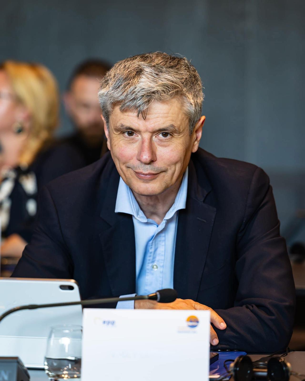 Hidroelectrica trebuie să revină la un preț corect pentru consumatorii casnici – Ministerul Energiei are obligația să intervină