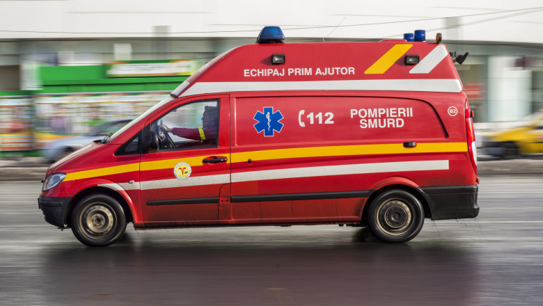 Un lift în care se aflau patru persoane, între care un copil, s-a prăbușit la Timișoara