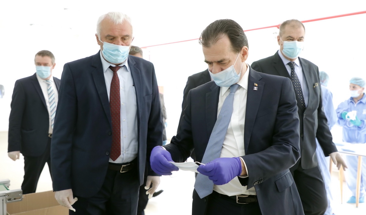 Ce s-a ales de fabrica de măști sanitare inaugurată de fostul premier Ludovic Orban în pandemie: „Pierdere totală”