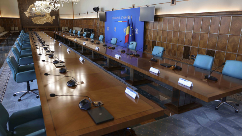 Anomaliile din Guvern: mese de protocol la suprapreț. Miniștrii rămân fără mâncare în birouri, consilierii fără șofer