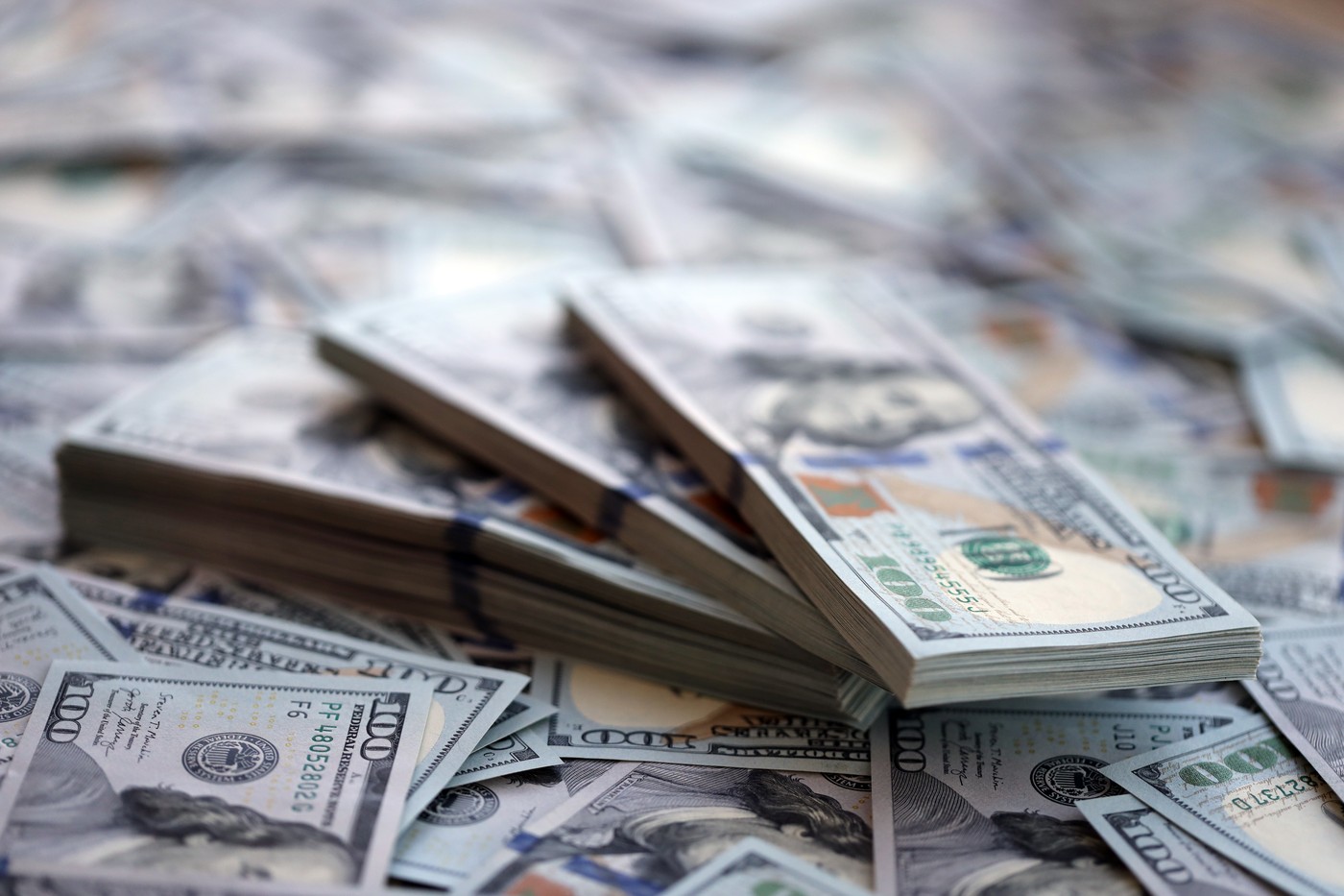 În SUA apar zilnic peste 1.000 de noi milionari în dolari. În lume sunt peste 2.800 de miliardari (studiu)