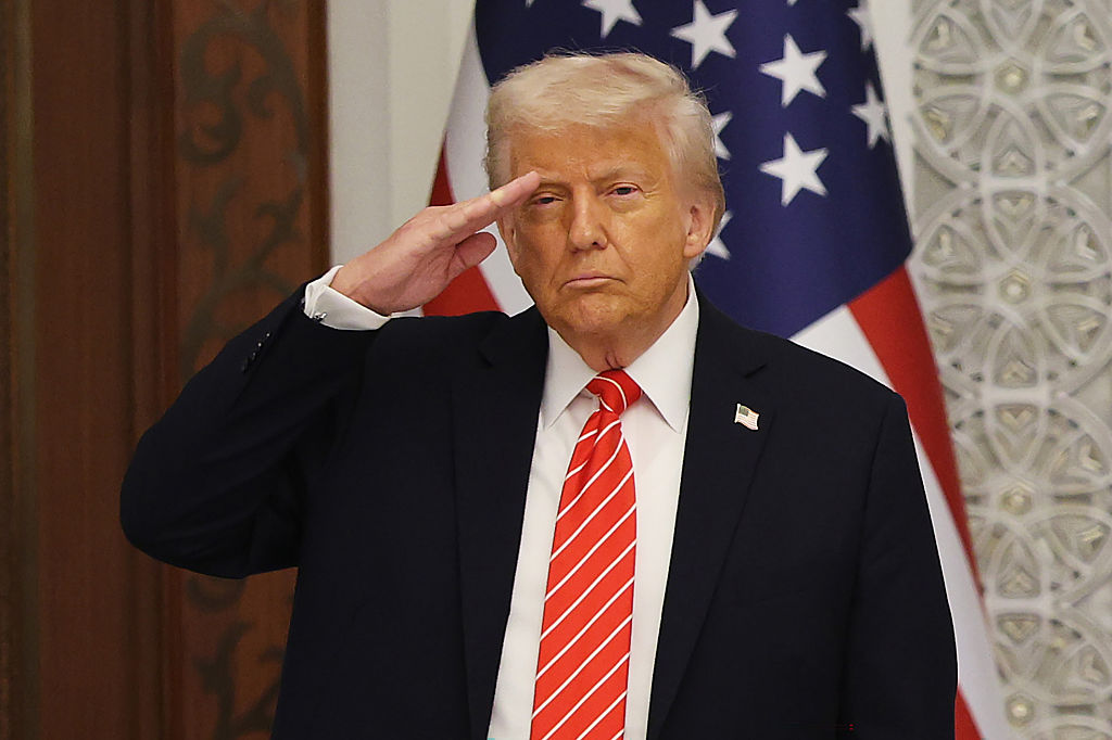 „Este un om de acțiune”. Mesajul despre Donald Trump primit pe telefon de iranieni stârnește revolta autorităților de la Teheran