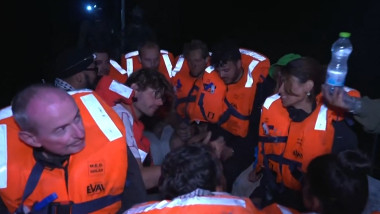 Activiști de la bordul navei umanitare Madleen. Foto: Profimedia