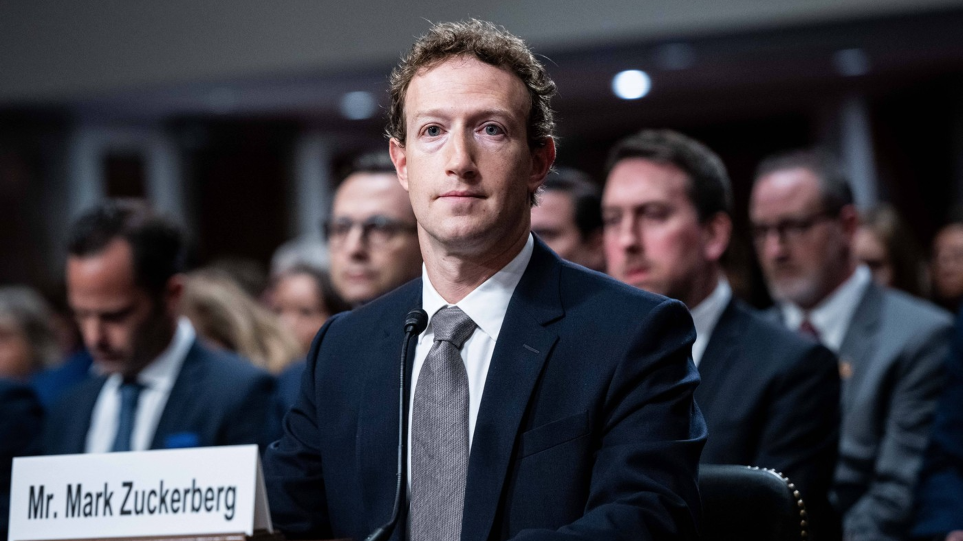 Mark Zuckerberg formează o echipă pentru dezvoltarea unei „superinteligențe”. Meta vrea să recupereze terenul pierdut în cursa AI