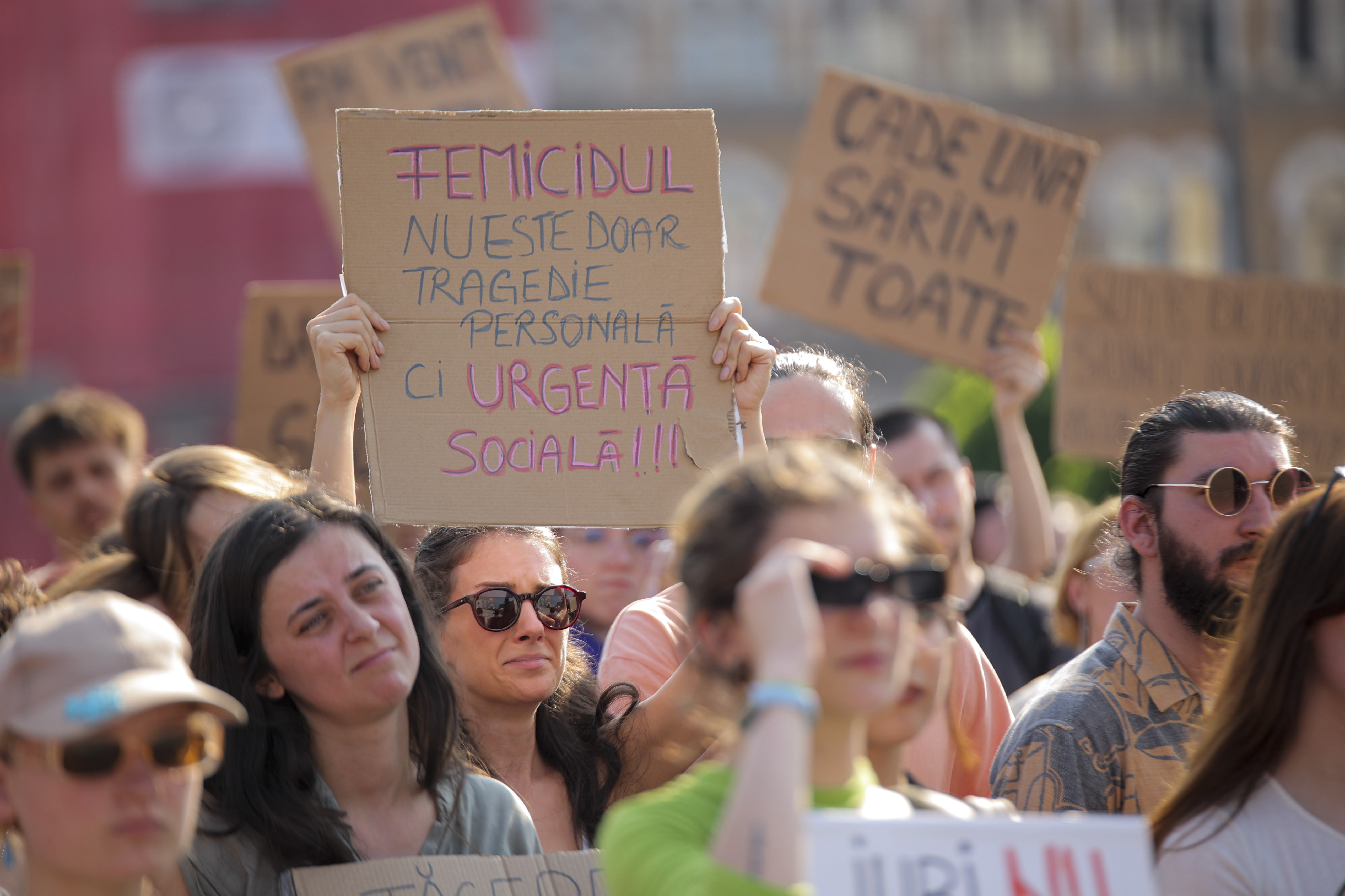 „Legea femicidului” a fost adoptată de Parlament: 59 de femei ucise în România anul trecut. Ce prevede și despre ce pedepse e vorba