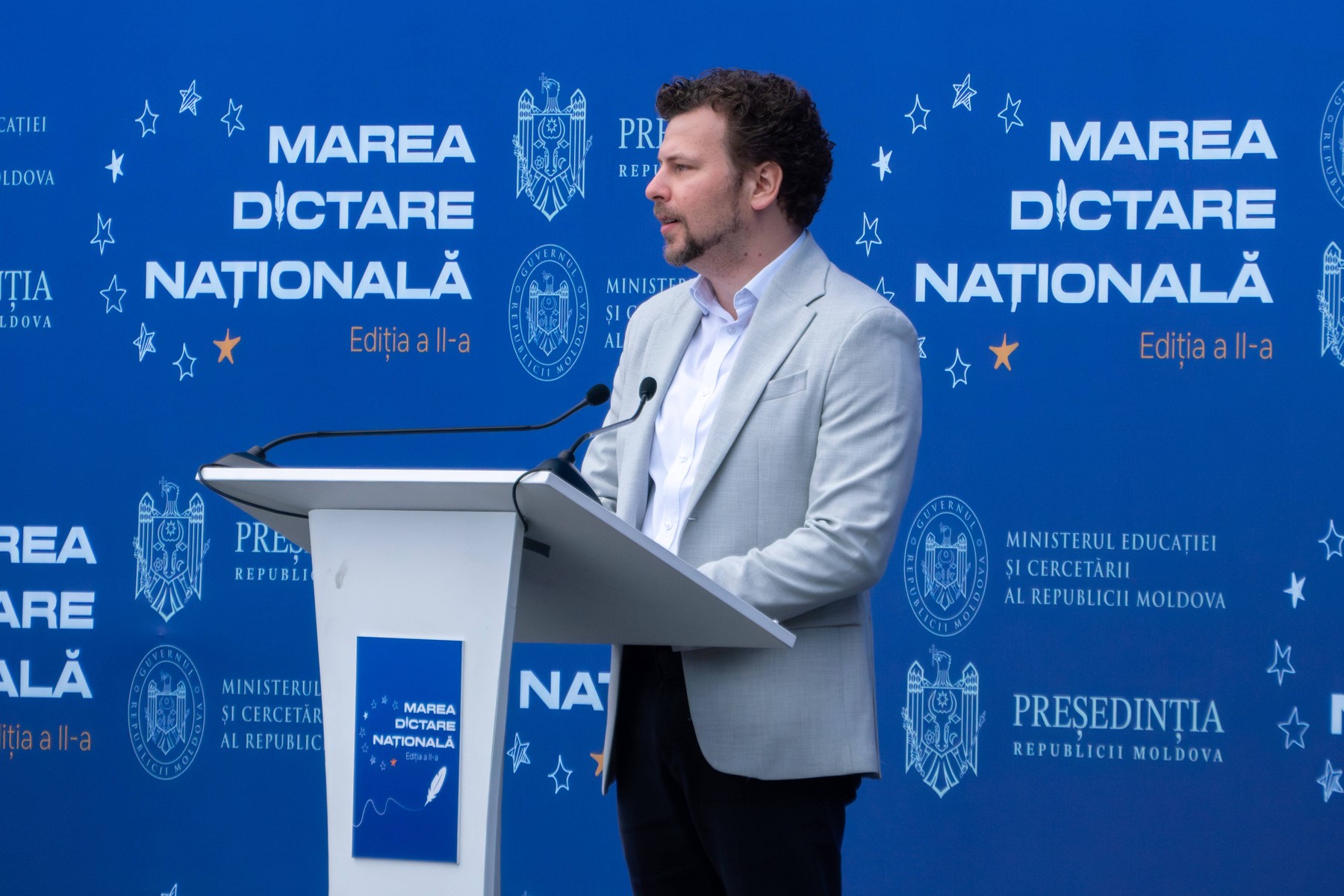 Ministrul Educaţiei din R. Moldova: În şcoli se va studia „Istoria românilor”. Opozanți: Legăturile Moldovei cu România sunt exagerate