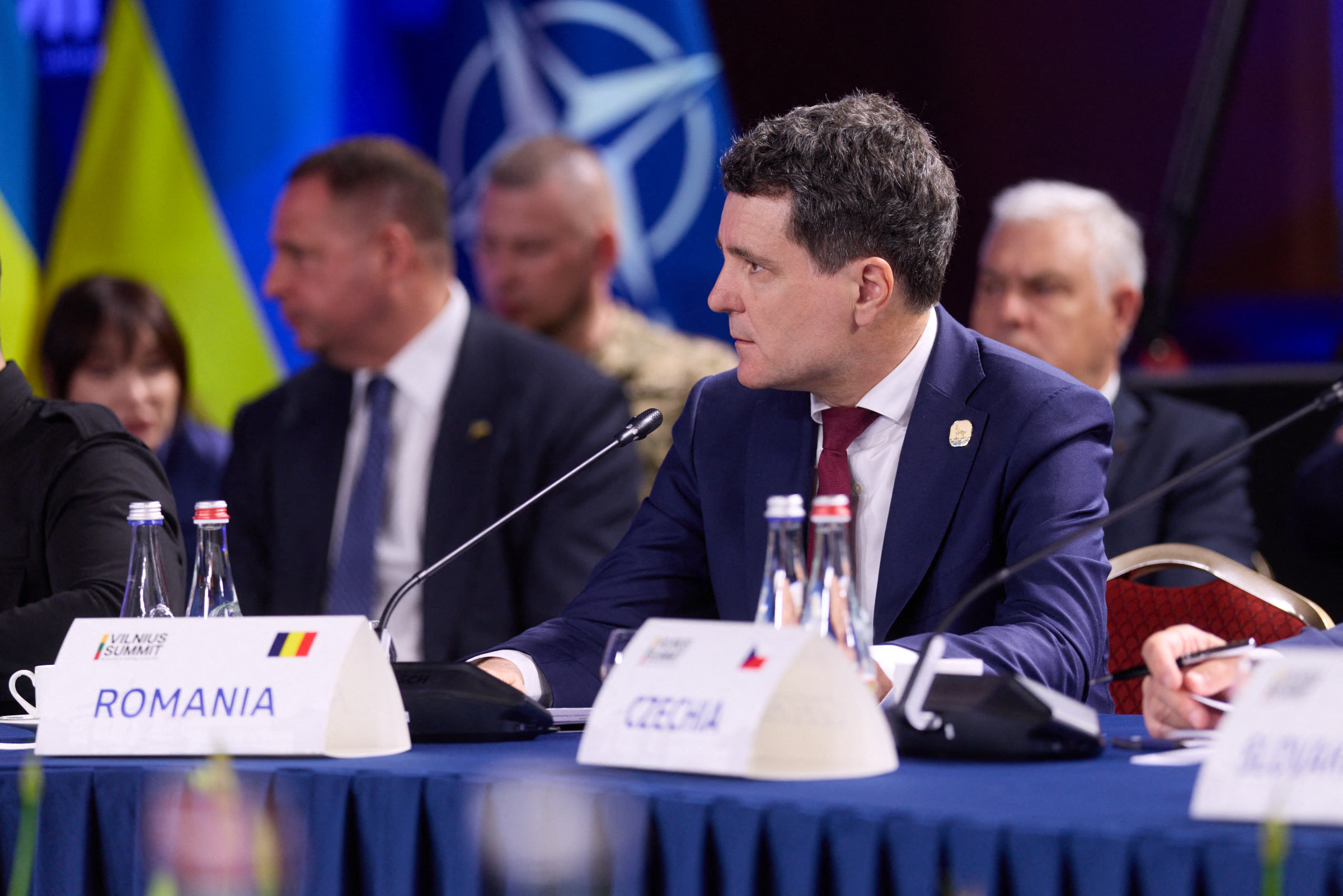 Sondaj INSCOP: Majoritatea românilor se așteaptă ca România să fie mai bine reprezentată extern cu Nicușor Dan președinte