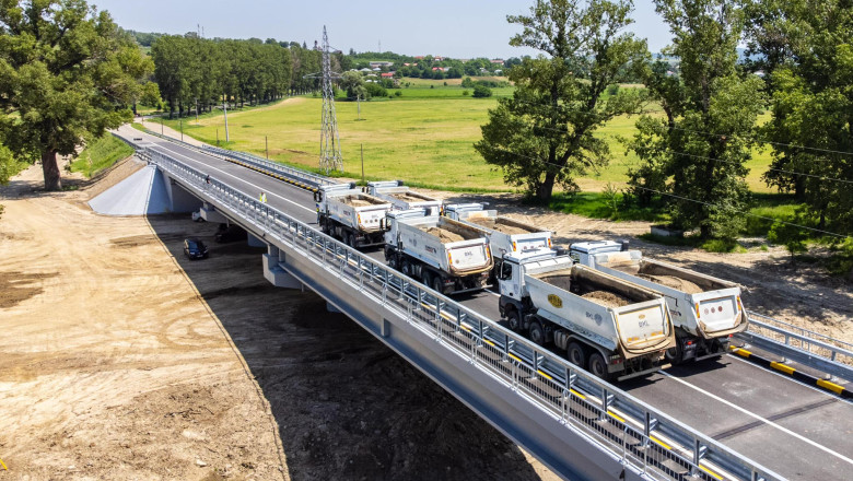 Circulația rutieră a fost redeschisă pe podul de la Luțca. Lucrarea anterioară s-a prăbușit după reabilitare