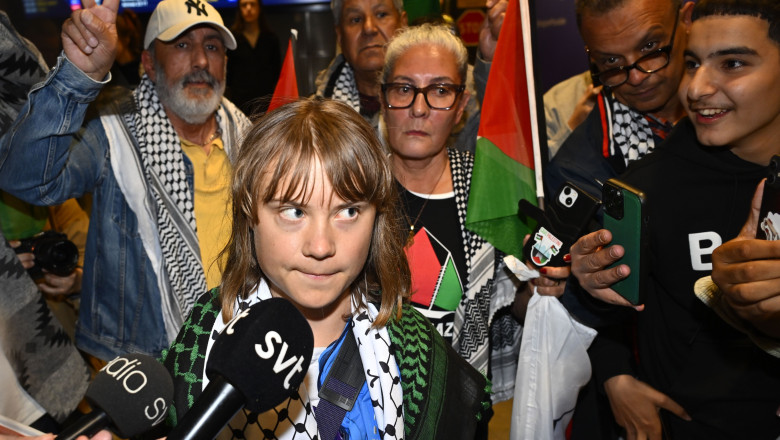 Greta Thunberg a fost „torturată” de israelieni cu cântece pentru copii, înainte de a fi deportată în Suedia