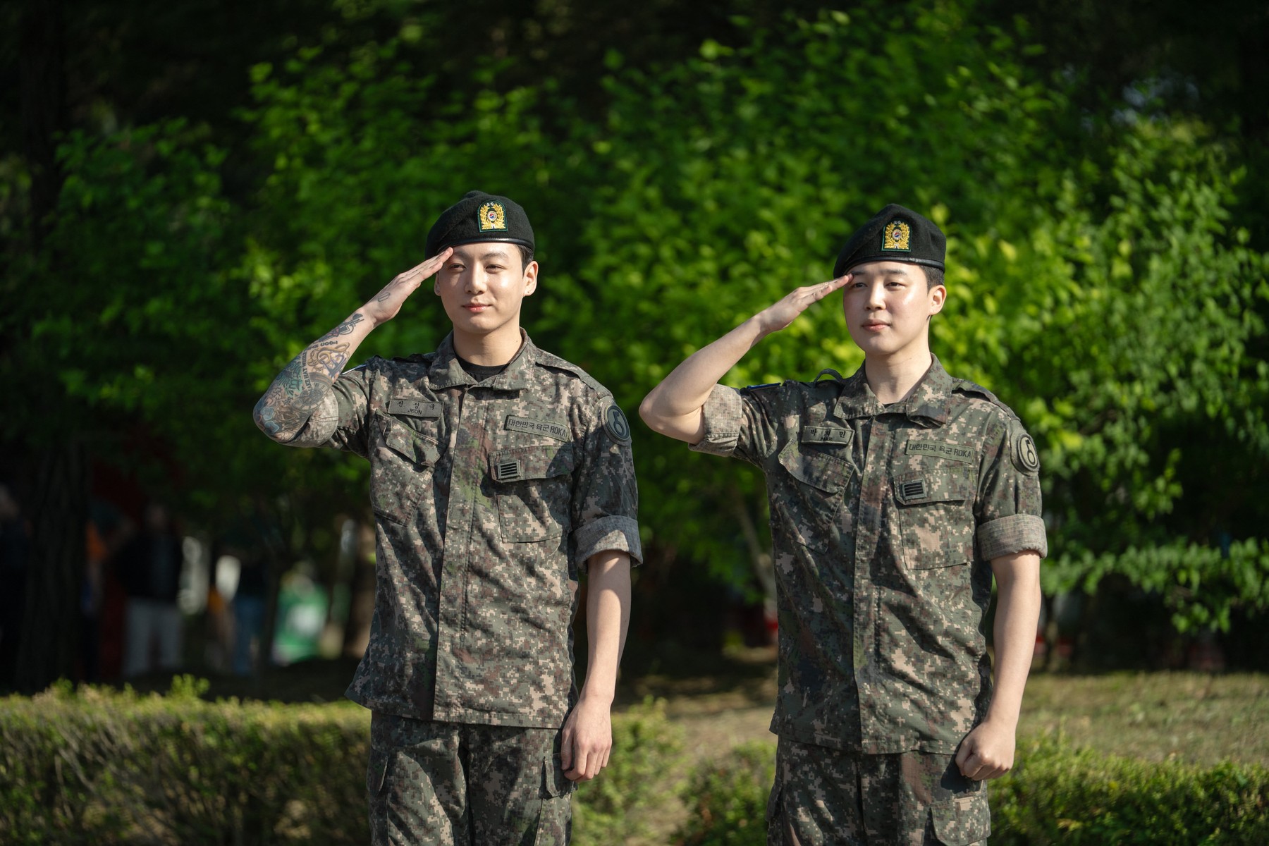 Grupul K-pop BTS se pregătește de reunire. Ultimele două vedete și-au încheiat stagiul militar obligatoriu. „Ne-am întors”
