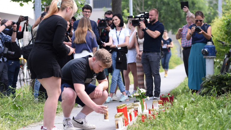 Unul dintre cei doi elevi români răniţi în atacul din Austria, împuşcat de patru ori, a fost operat de urgenţă. Ce spune mama lui