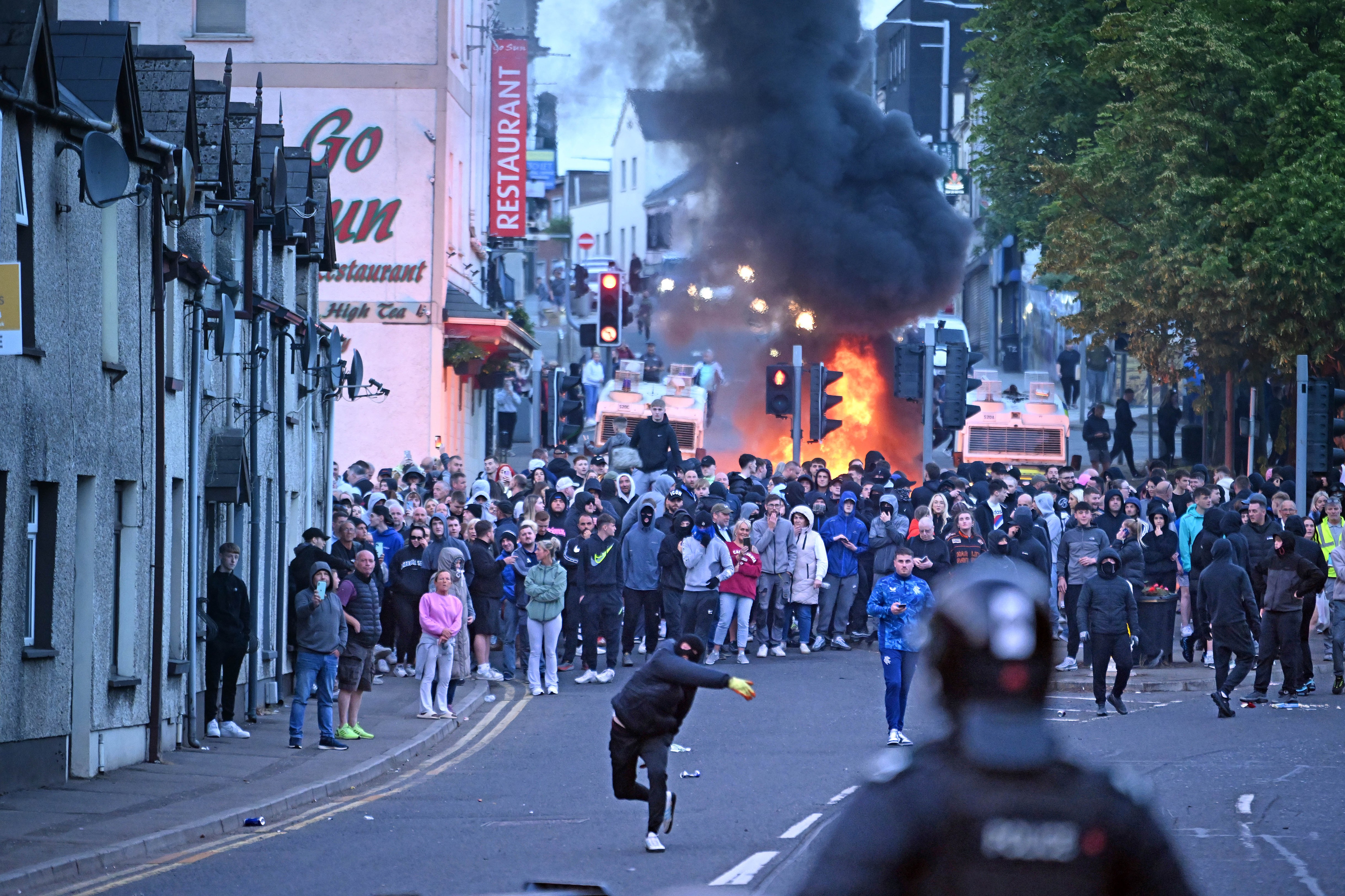 Ce spune Nicușor Dan despre situația din Irlanda de Nord, unde au izbucnit violențe după o tentativă de viol a unor români