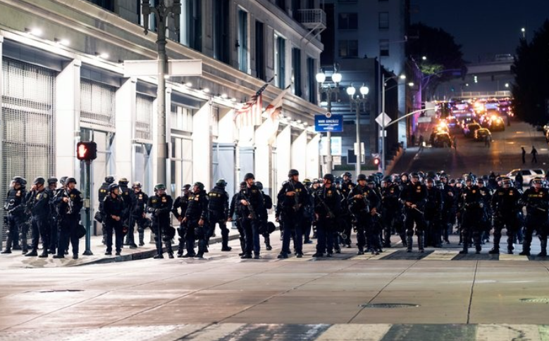 Casa Albă, despre violențele din Los Angeles: Donald Trump „nu va permite niciodată ca legea străzii să prevaleze în America”