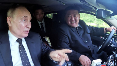 Kim Jong Un la volan, cu Vladimir Putin pe locul din dreapta al mașinii