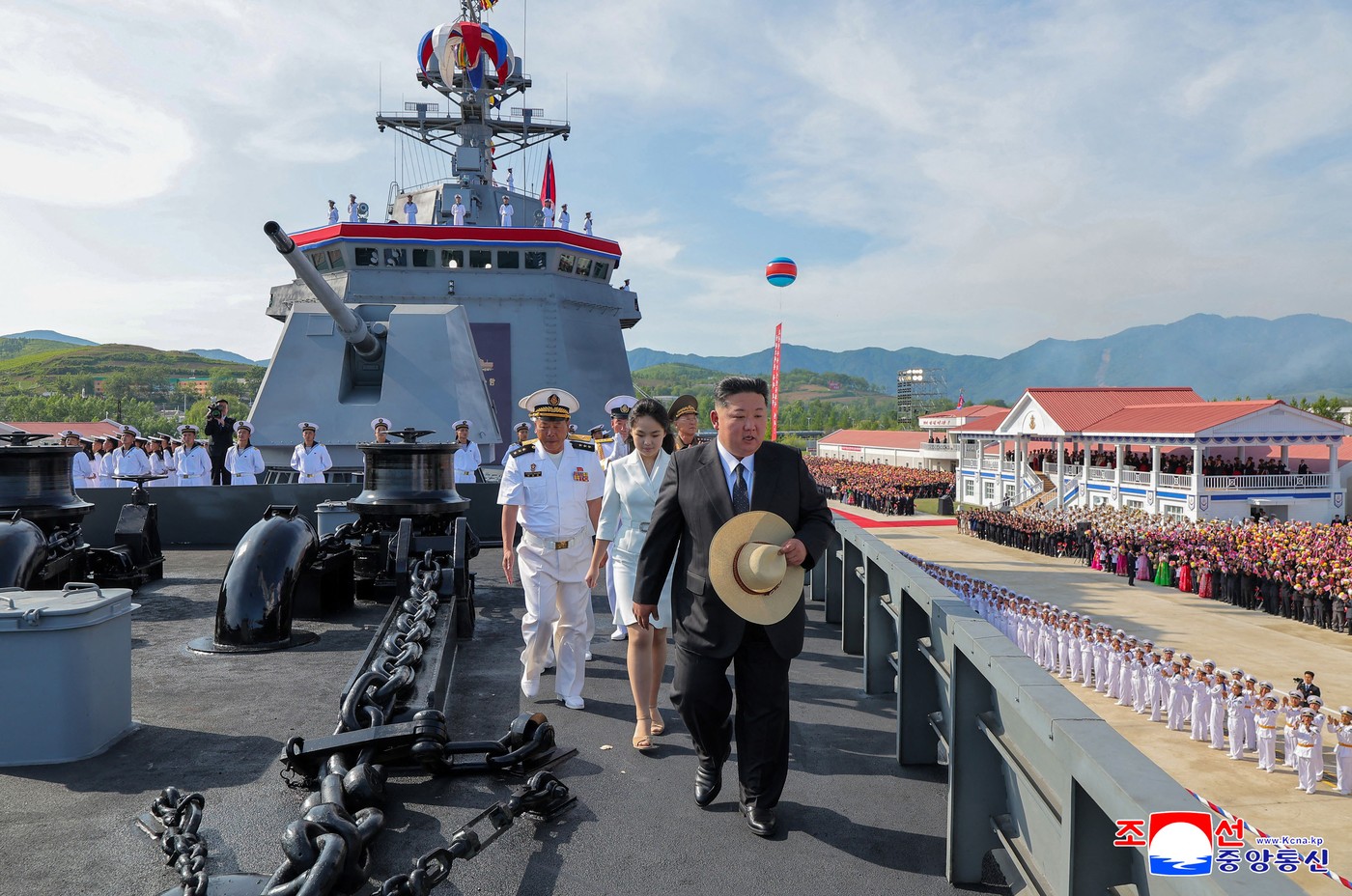 Coreea de Nord anunță că va construi o nouă navă de război de 5.000 de tone