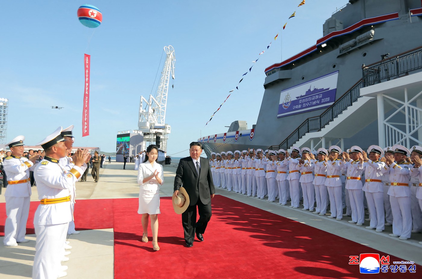 Coreea de Nord și-a reparat și relansat distrugătorul avariat. Kim Jong-un amenință cu „acțiuni militare copleșitoare”