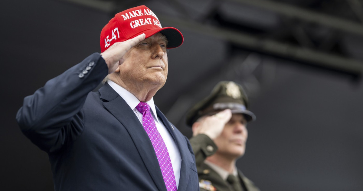 Un zbor cu elicopterul, un apel telefonic și o decizie istorică: Cum s-a hotărât Trump să atace Iranul